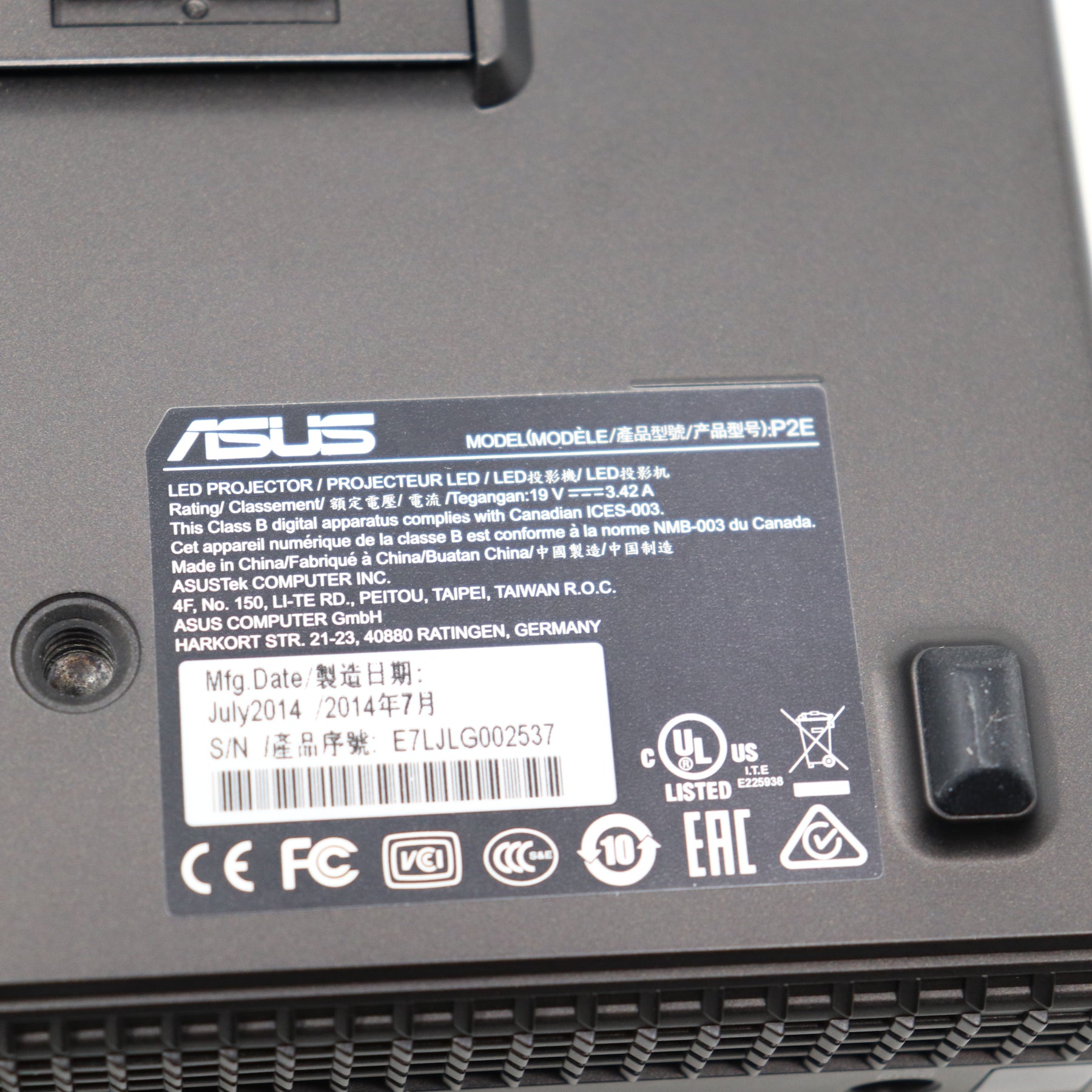 ASUS Short Throw Portable LED Projector P2E