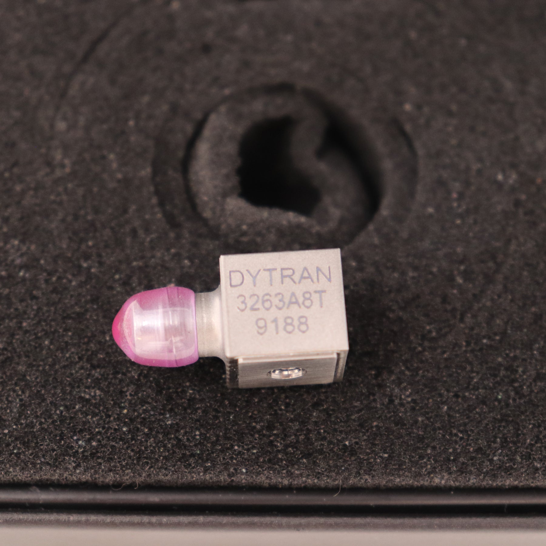 Dytran Miniature Triaxial High Temp IEPE 100mV/G Accelerometer 3263A8T