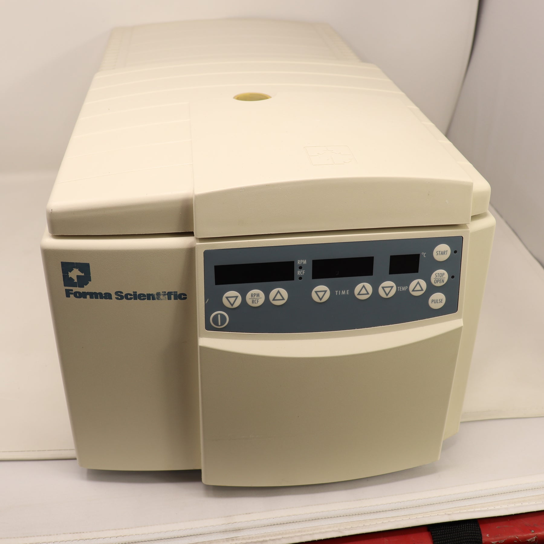 Thermo IEC Micromax RF Refrigerated Microfuge Centrifuge w/851 24 Position Rotor