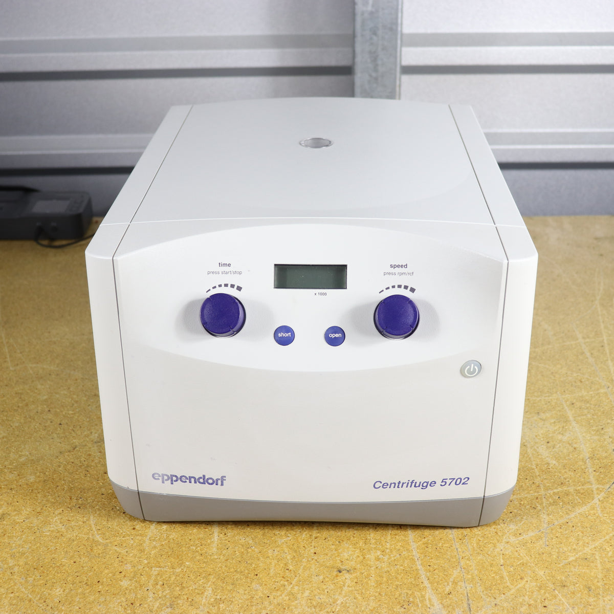 Eppendorf 5702 Centrifuge with A-4-38 Rotor