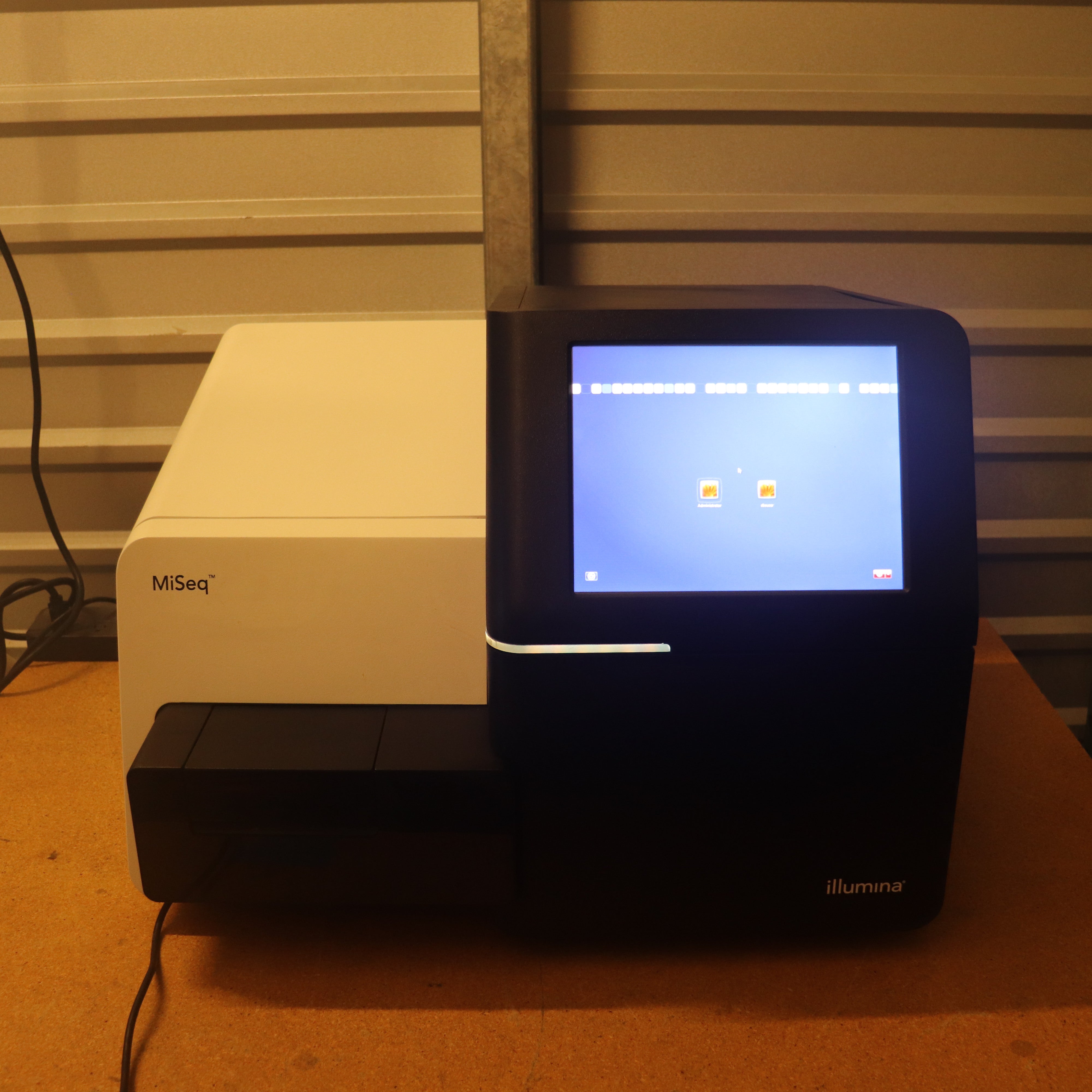 Illumina MiSeq Sequencer System SY-410-1003